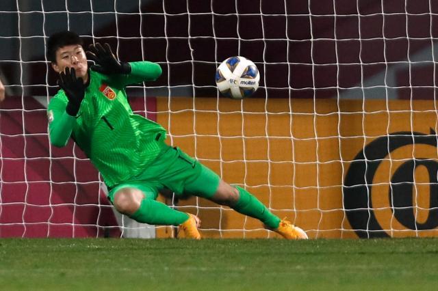 新门神出世！朱钰两扑点球高红附体 闷杀日本队长